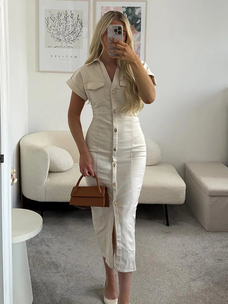 Elegant shirt dress with button closure