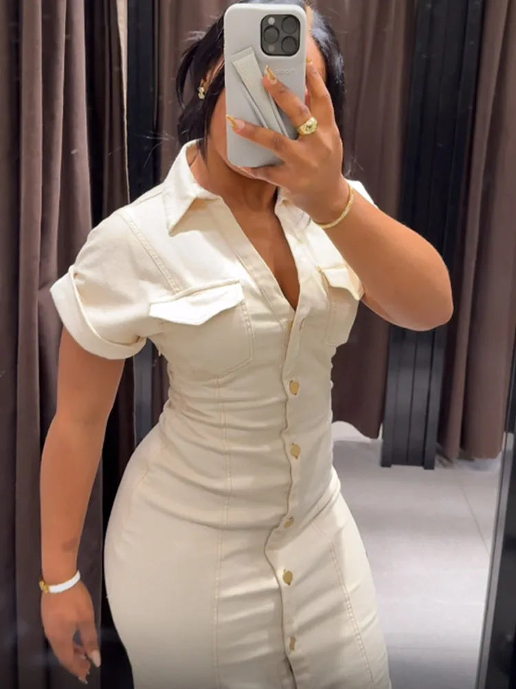 Elegant shirt dress with button closure