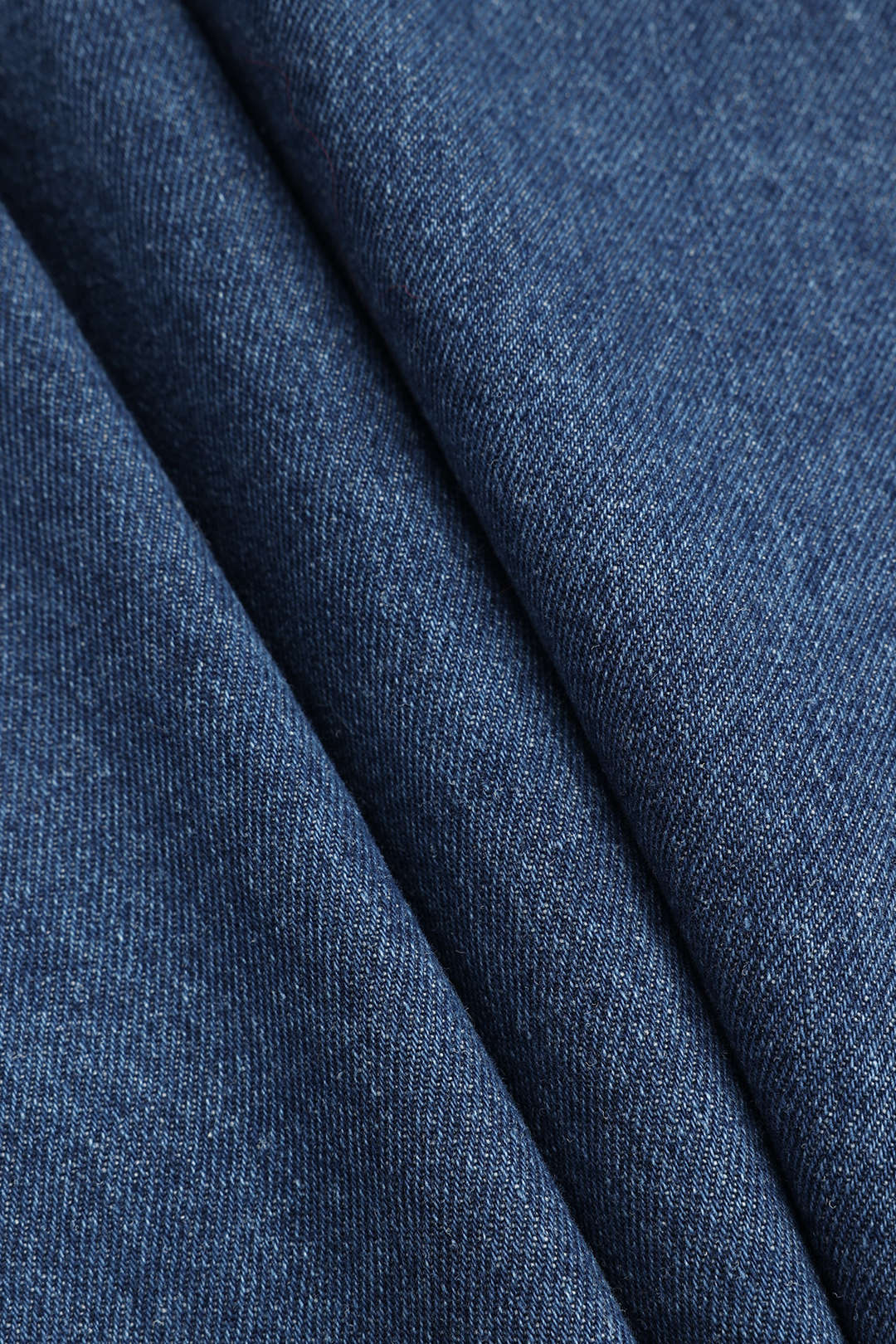 Fitted Denim Jacket – Modern and Versatile